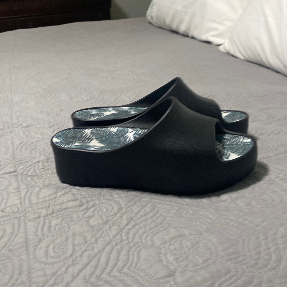 Black Bare Trap platform slides